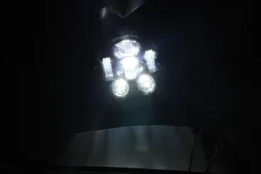 7" hlavní LED světlomet Harley-Davidson
