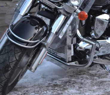 MOTON - Přední padací rám CUSTOM pre SUZUKI INTRUDER C 1800R BOULEVARD C 109