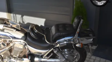 Zadní nosič zavazadel pro originální opěradlo pro Suzuki Intruder VS1400 - klasický