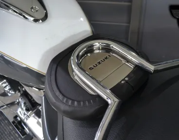 MOTON - Opěrka řidiče s regulací sklonu pro Suzuki Intruder VL 1500 od roku 2012 a výše