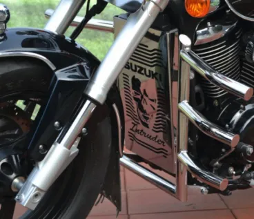 MOTON - Kryt chladiče pro Suzuki Intruder Volusia, C800, M800 - (Lebka)