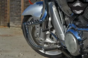 MOTON - Přední padací rám s předkopy pro motocykly Suzuki VZR 1800R / M109R Boulevard